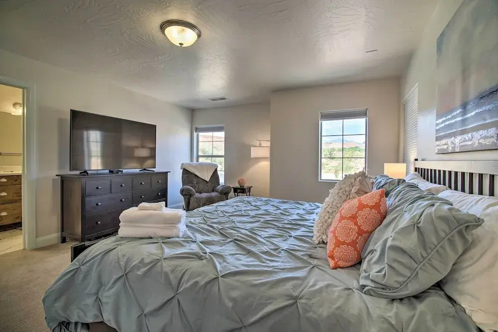 Modern Washington Home - Pool & Trail Access!