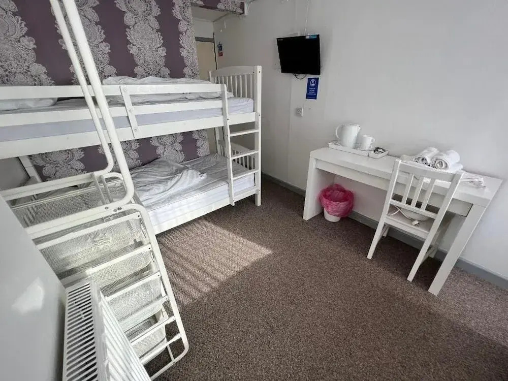 Arnies Hotel
