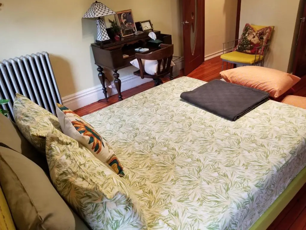 Spacious Fully Furnished Harlem Apartment Near Morningside Park