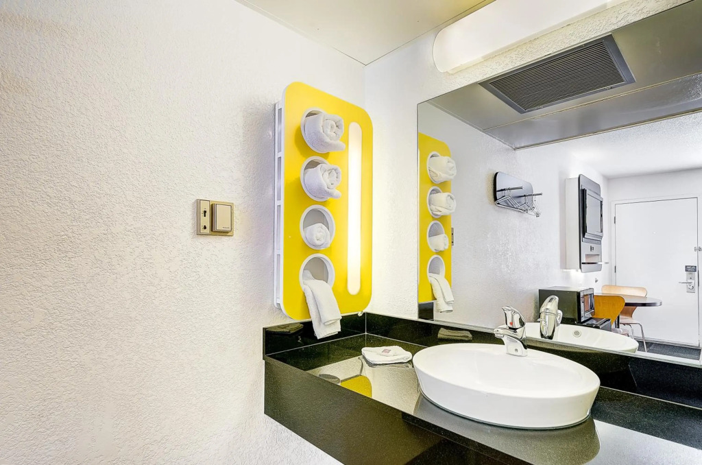 Park Inn by Radisson, Thornton