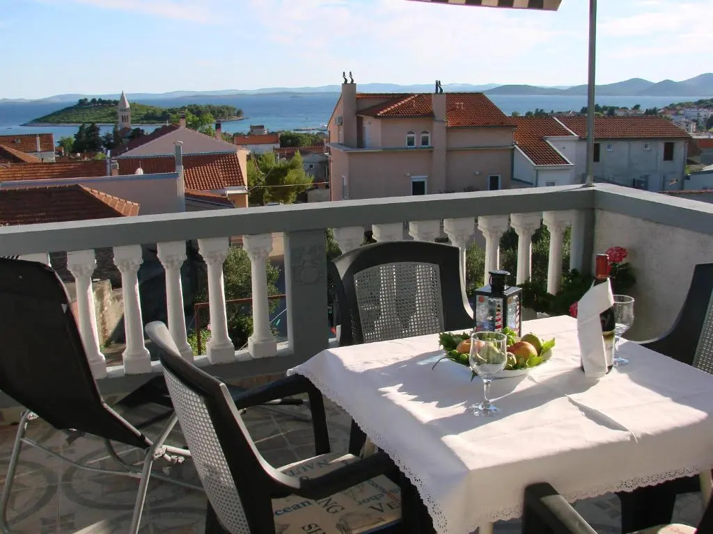 Rasin Apartments