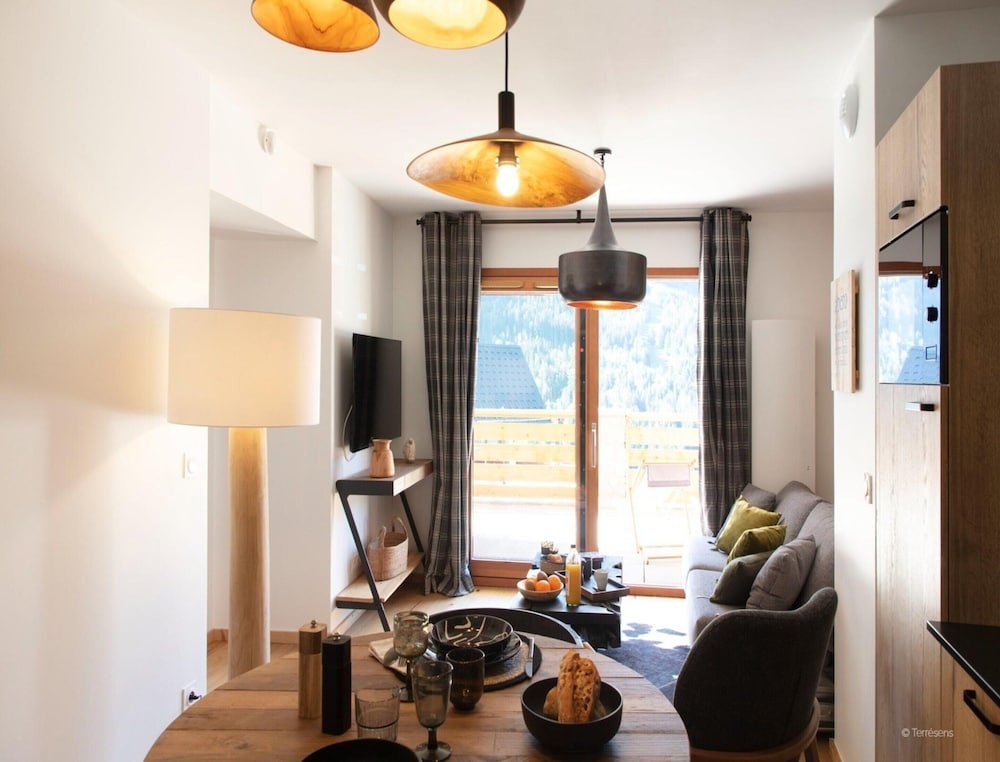 Apartment in Vaujany With Stunning Mountain Views