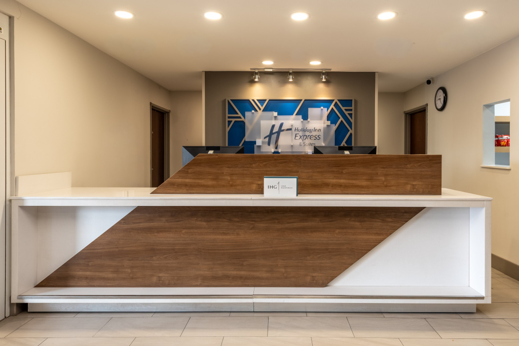 Holiday Inn Express Hotel & Suites LAMAR by IHG