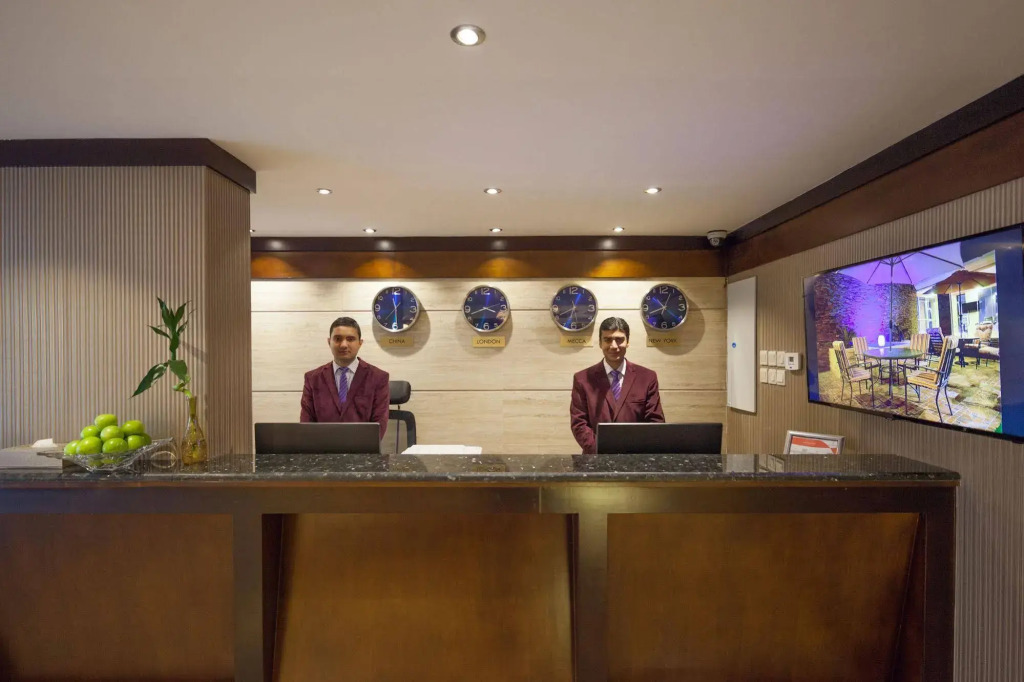 Lavona Hotel