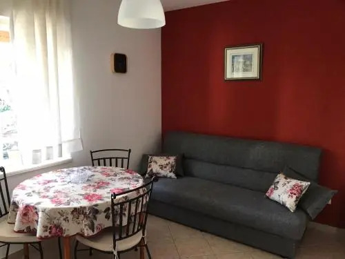 Apartments Mirna with parking