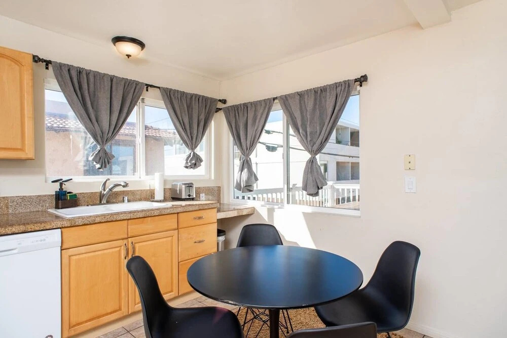 Charming 5br/3.5ba Mission Beach Home by Domio