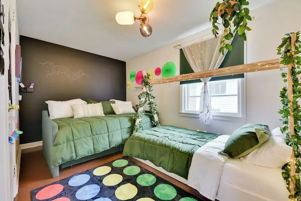 Explore Niagara Falls! Colorful Upstate Getaway