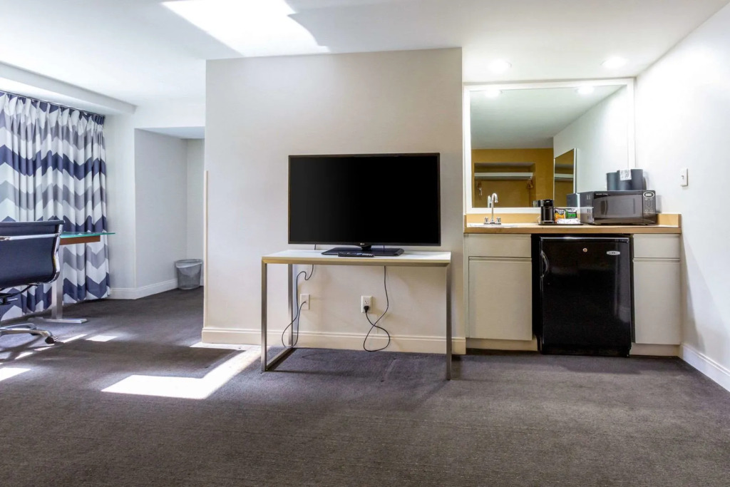 Comfort Inn & Suites Baltimore Inner Harbor