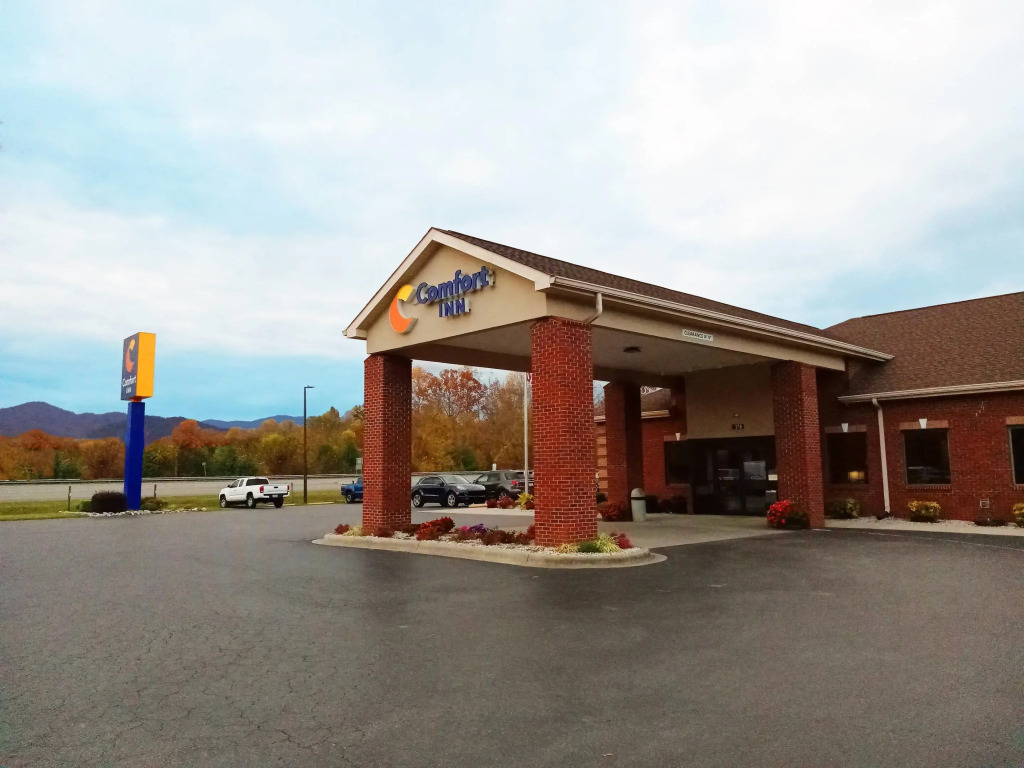 Comfort Inn near Downtown & Blue Ridge PKWY
