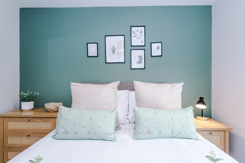 Modern City Centre 3 Bed Apartment Great for Couples