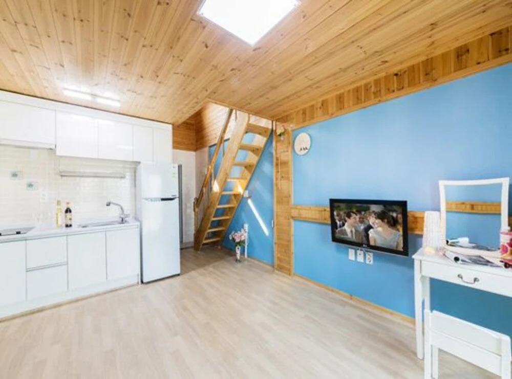 Geoje Lilac Pension