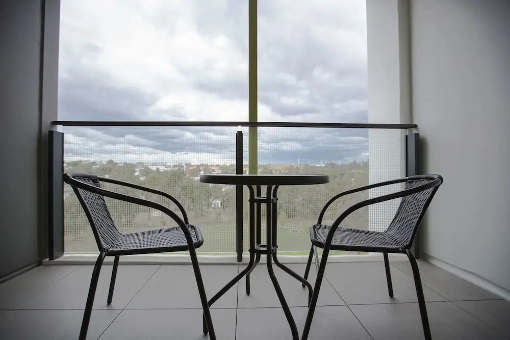 Designer 2 Bedroom Apartment In Parkville