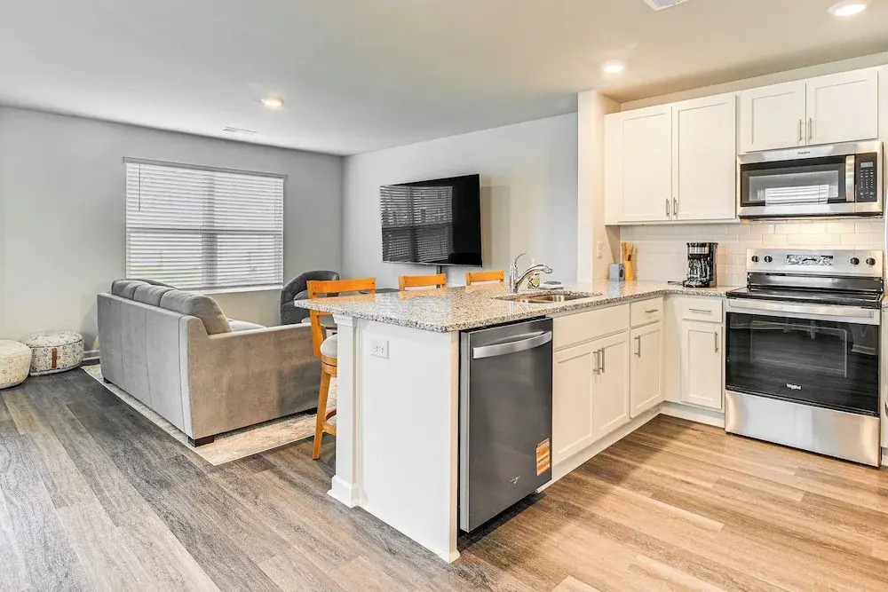 3 Mi to Shore: Family Townhome in Surfside Beach