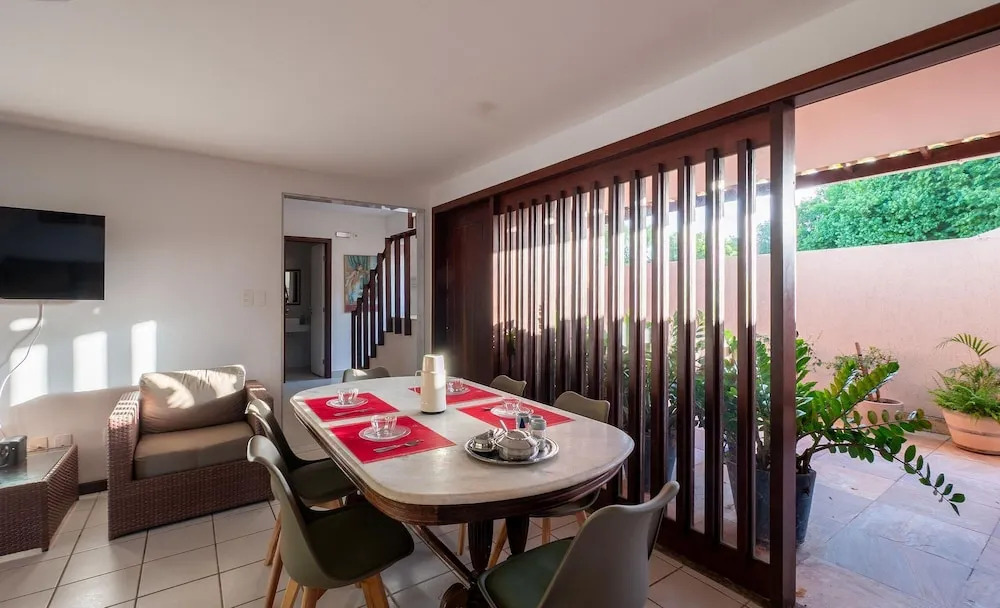 House w/ Pool 200 m From the Beach Pro0003
