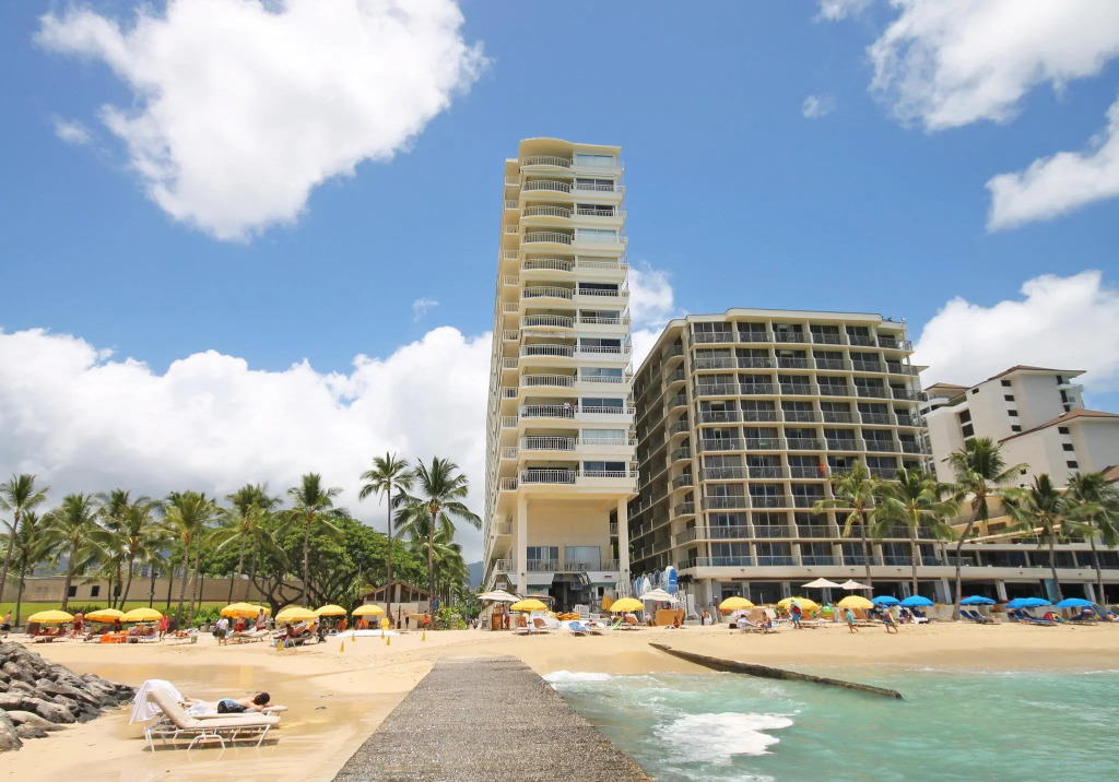 Castle Waikīkī Shore