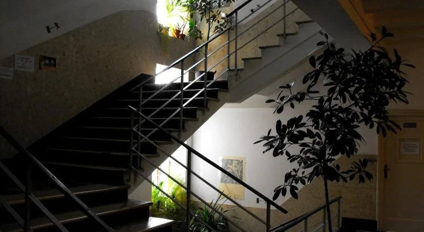 Season Hostel Hill