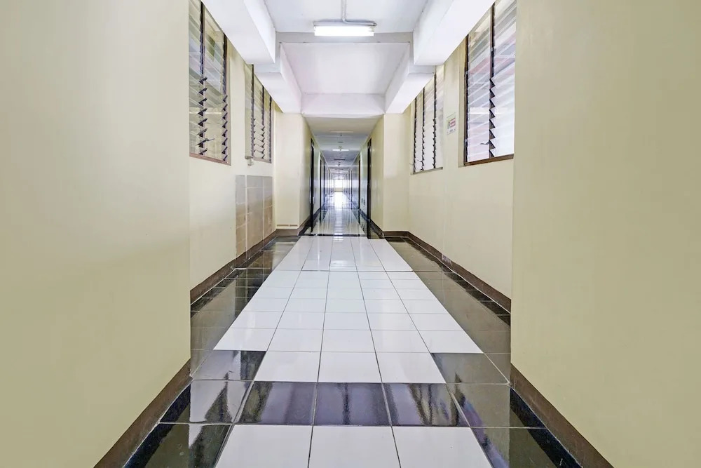 OYO Life 92993 Apartement Gateway Cicadas By Mgm Property