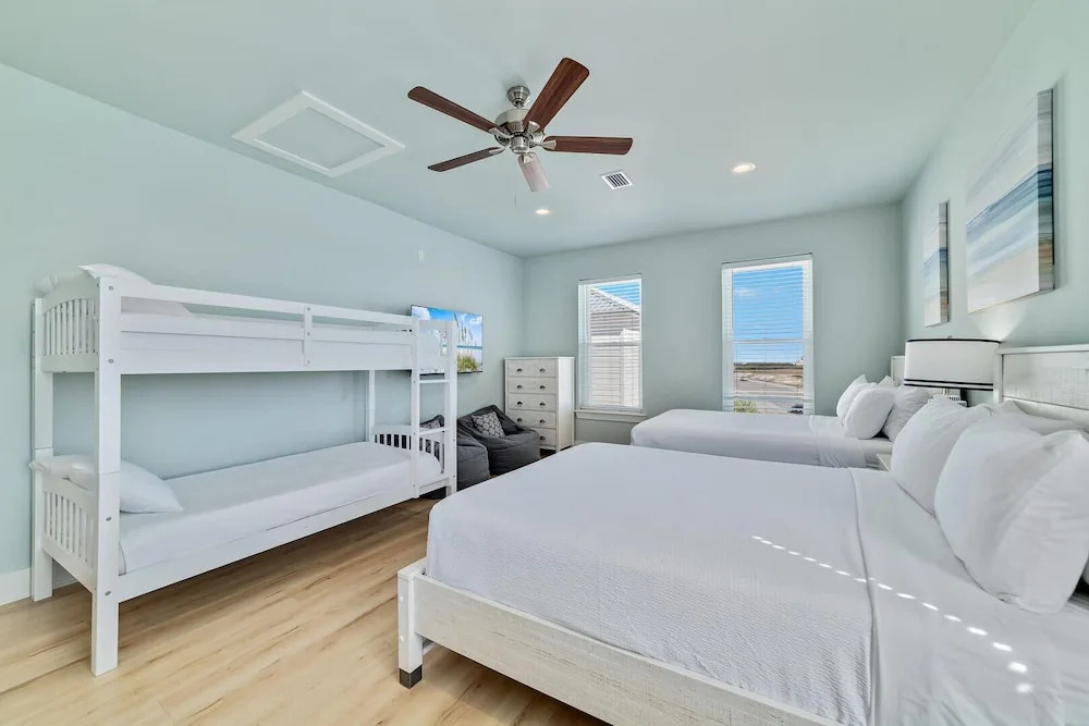 New Coastal Cottage w/ Gulf View, Shared Pool