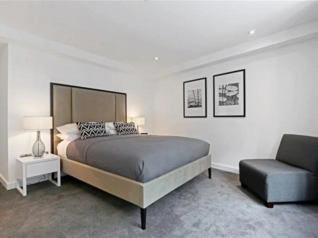 Fetter Lane Apartments