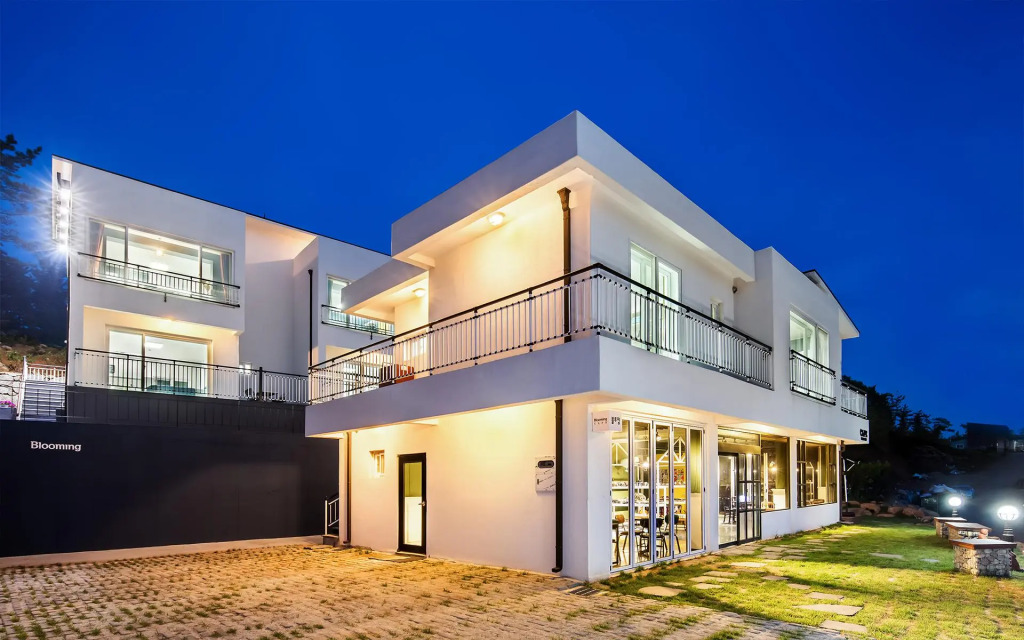 Yeosu Blooming Ocean View Family Pension