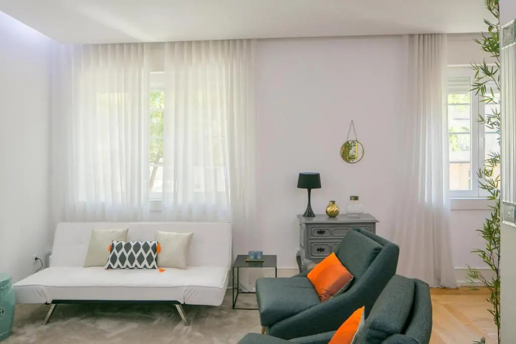 Spacious 2-Bed Apartment with Interior Terrace near Marquês de Pombal, Lisbon - TTL300