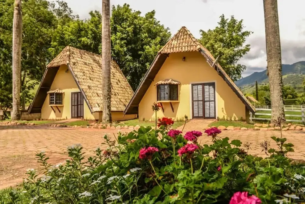 Villa das Palmeiras Chalés & Camping
