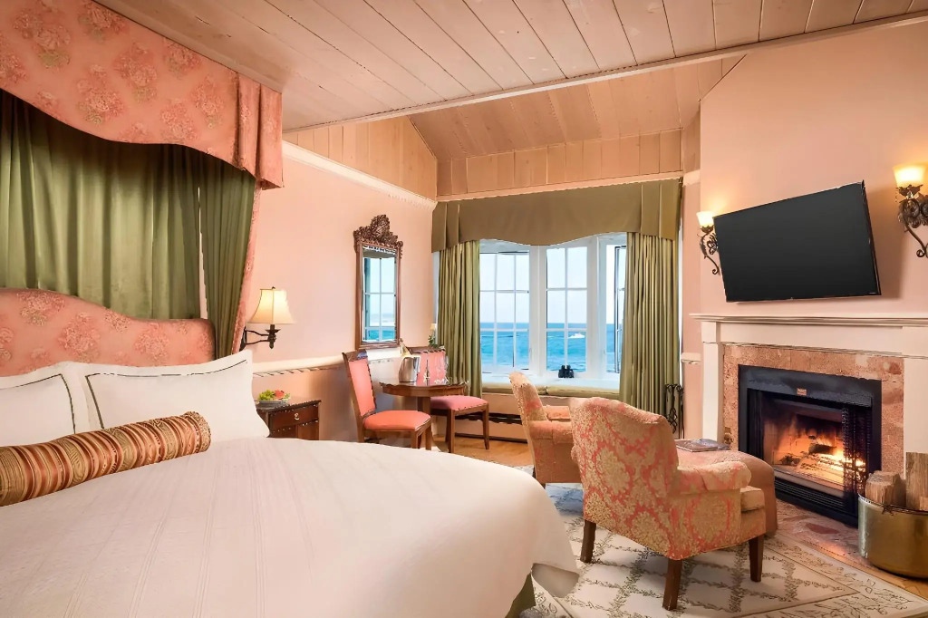 Spindrift Inn
