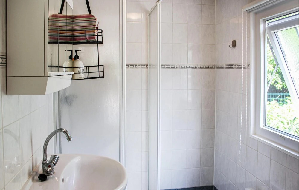 Stunning Home in Rheezerveen With 2 Bedrooms and Wifi