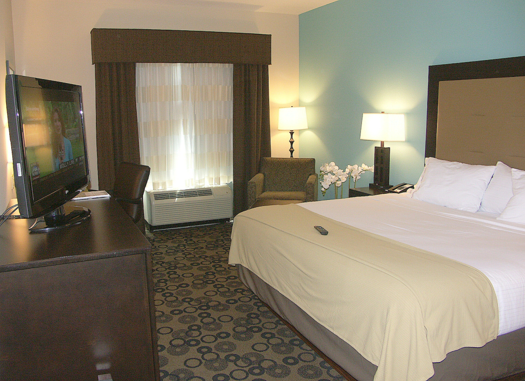 Holiday Inn Express & Suites - Cleveland Northwest by IHG