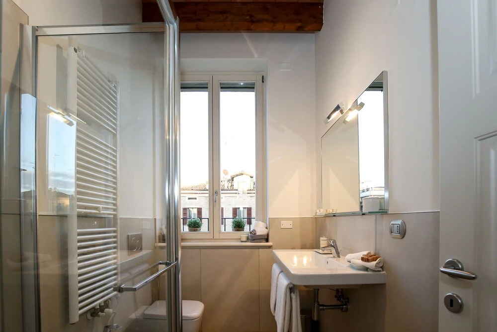 Emilia Suite Home