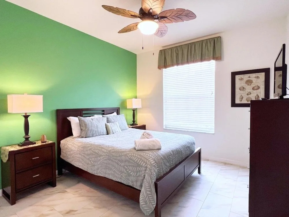 Lakeside 5bd Pool Hm Spa Gm Watersng-237ys 5 Bedroom Home by RedAwning