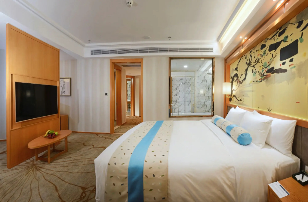 Menshine Gloria Plaza Hotel