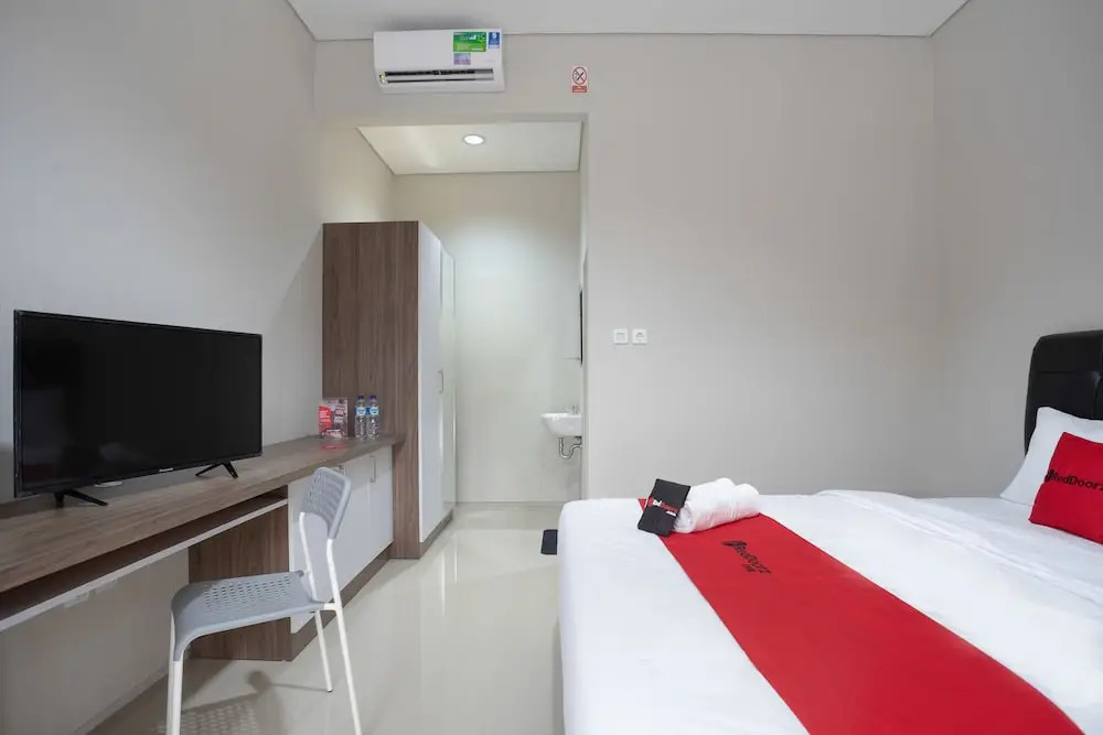 RedDoorz near JIEXPO Kemayoran