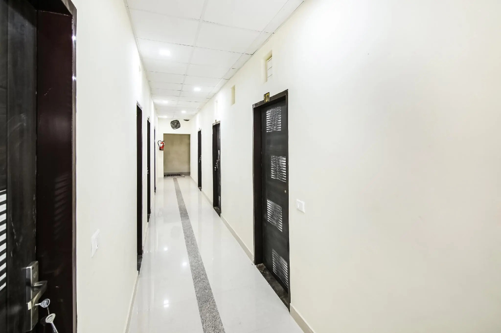 OYO 67353 Hotel Magnum