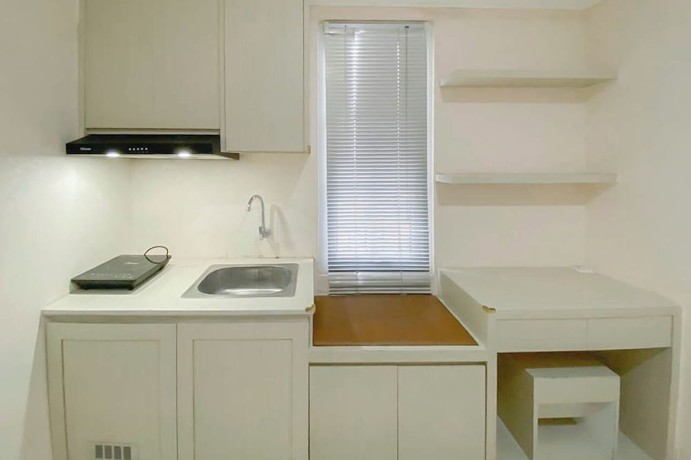 Minimalist Style Studio Near Undip At Paltrow City Apartment