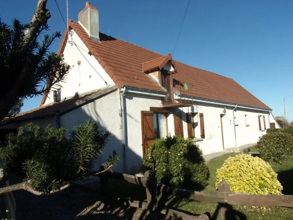 Fermette rénovée, animaux acceptés, internet, Montluçon proche - FR-1-489-83