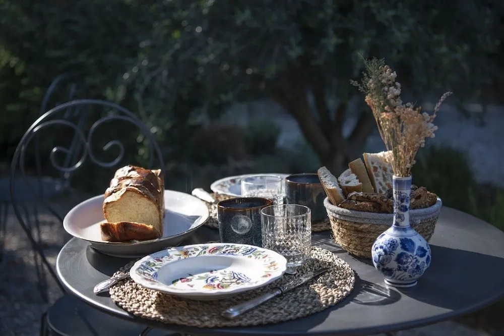 Maison Sumiane - Maison d hotes et locations avec piscine