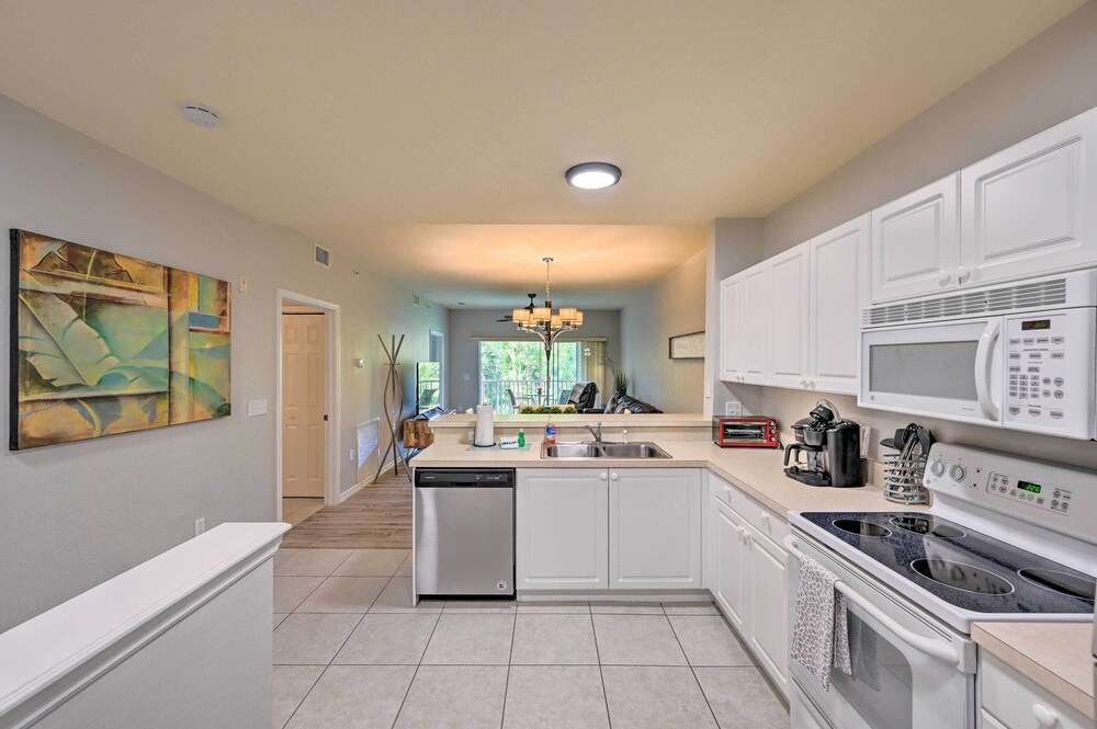 Quiet Lely Resort Condo w/ Pool - 2 Mi to Golf!