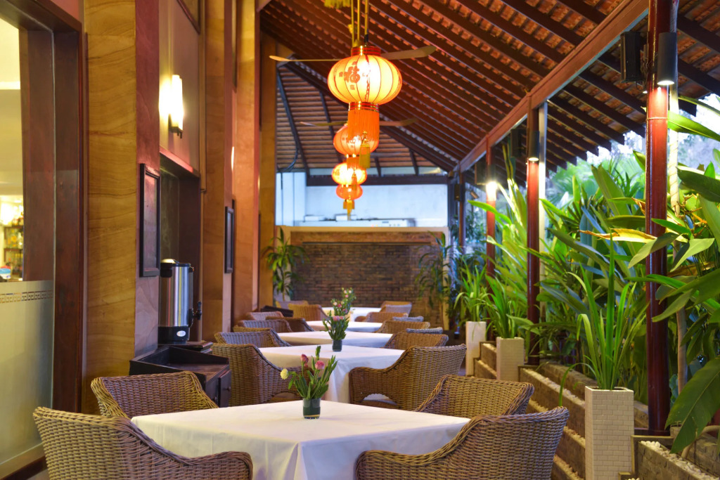 Almond Hotel Sothearos