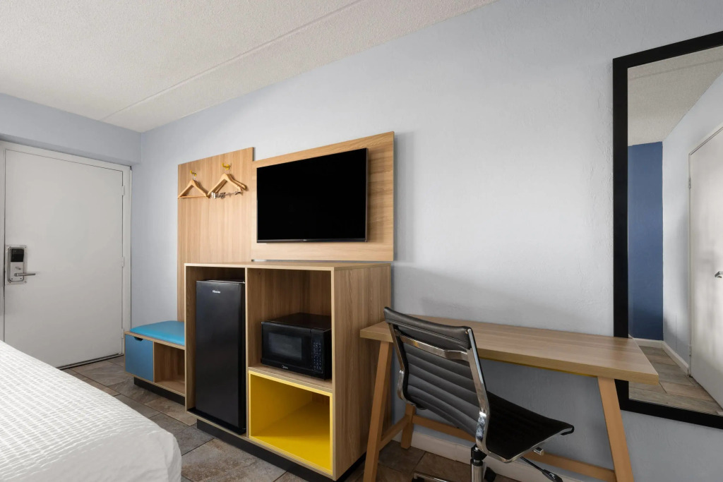 Days Inn by Wyndham Charlotte University