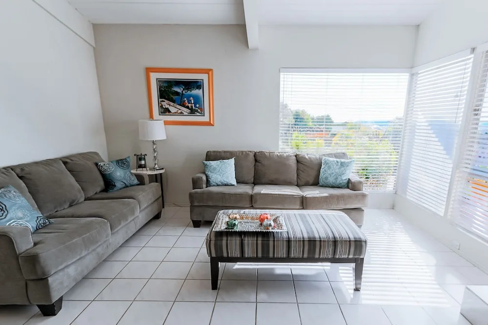 Ocean-view W/ Casita, Heated Pool & Hot Tub 5 Bedroom Home