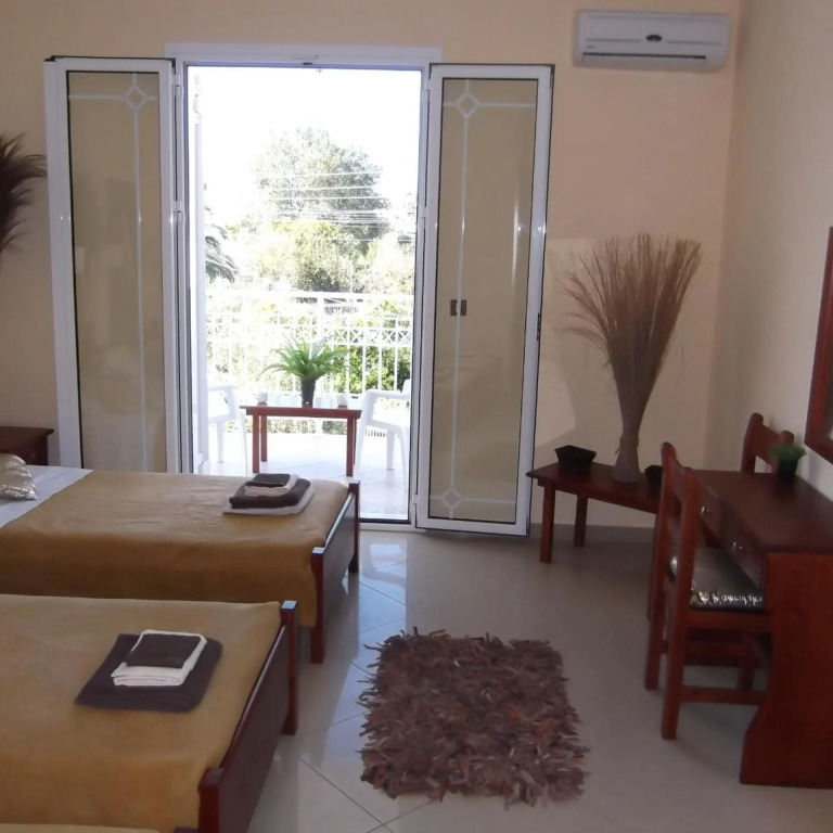 Mariana Hotel