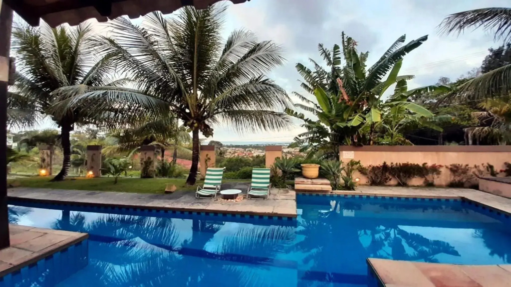 Casa dos Jacarandás com 4 quartos com vista para o mar
