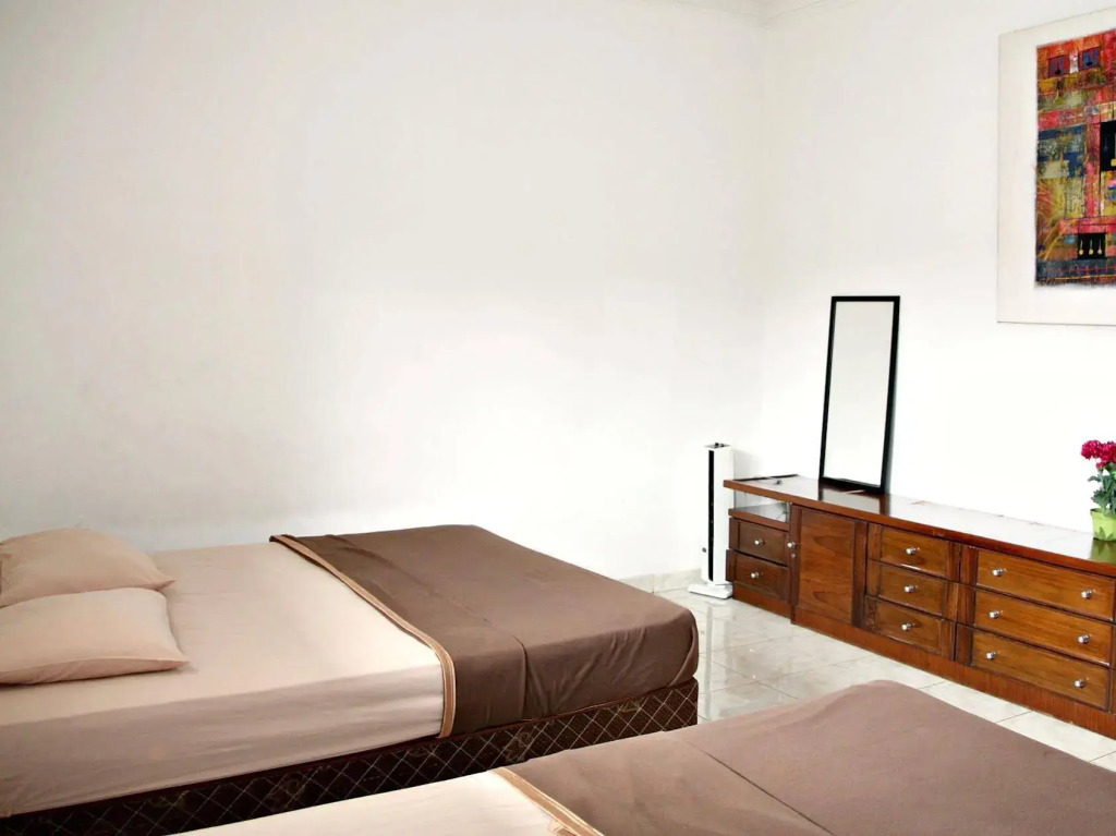 De Nuansa Dago Villa by HouseinBandung