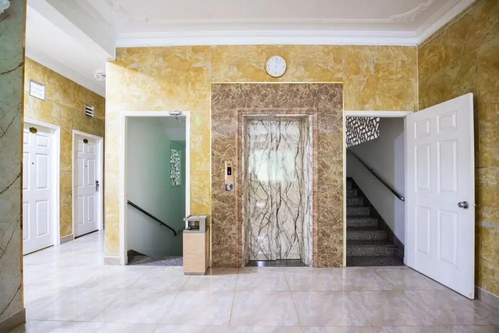 RedDoorz Truc Huyen Hotel