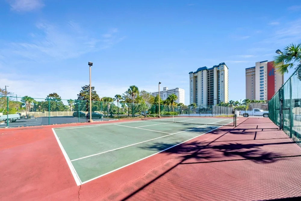 Destin Towers 102