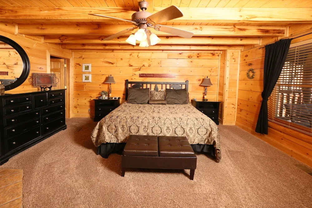 Sweet Surrender 1 Br cabin by RedAwning