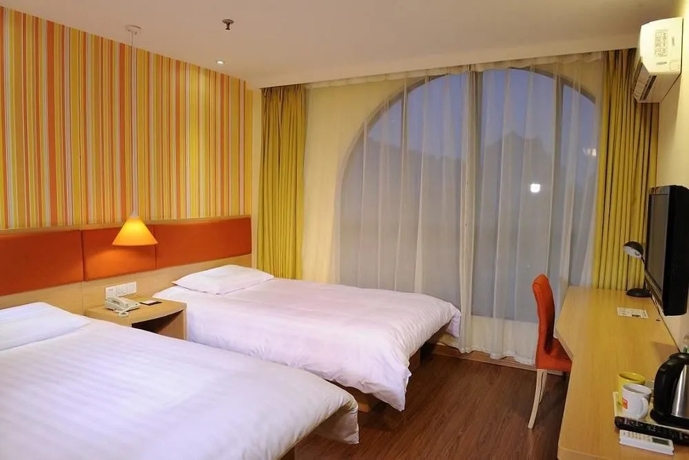 Home Inn Rushan Qingshan Road