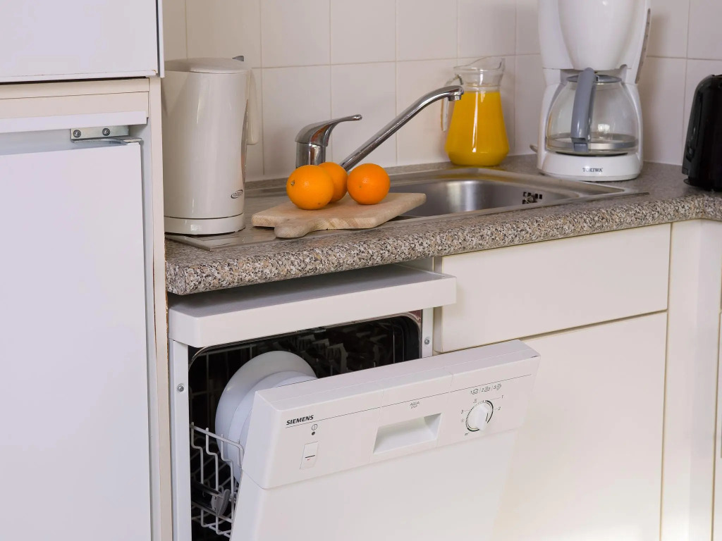 Nice apartment with a dishwasher, at 600 m. from the beach