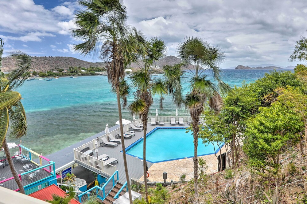 Saint Thomas Condo w/ Ocean Views, Walk to Beach